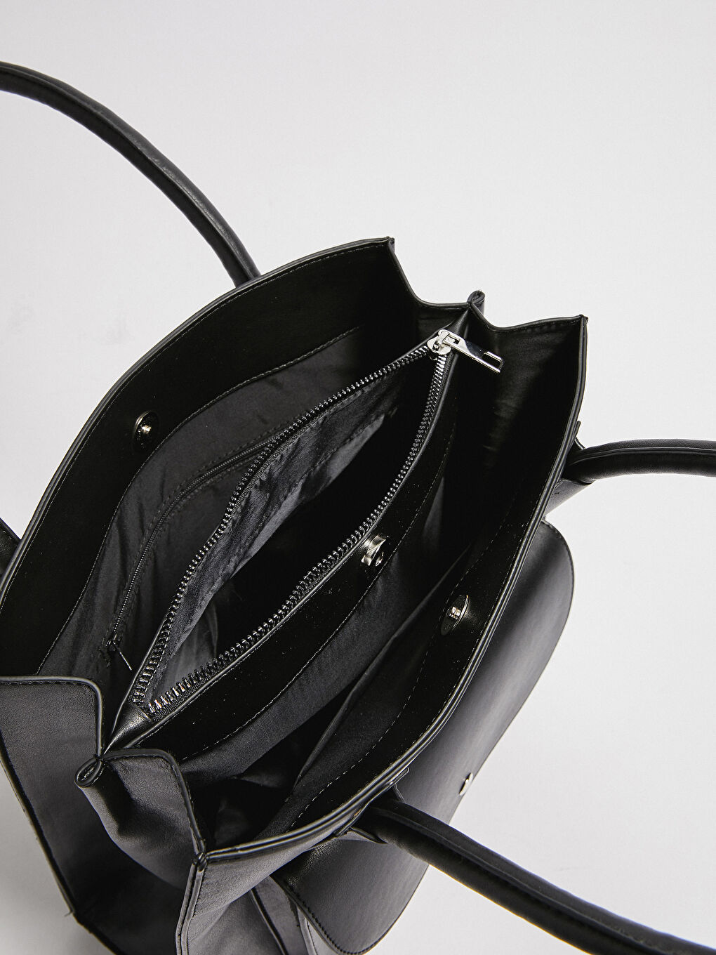 Siyah Deri Görünümlü Kadın Kol Çantası-3