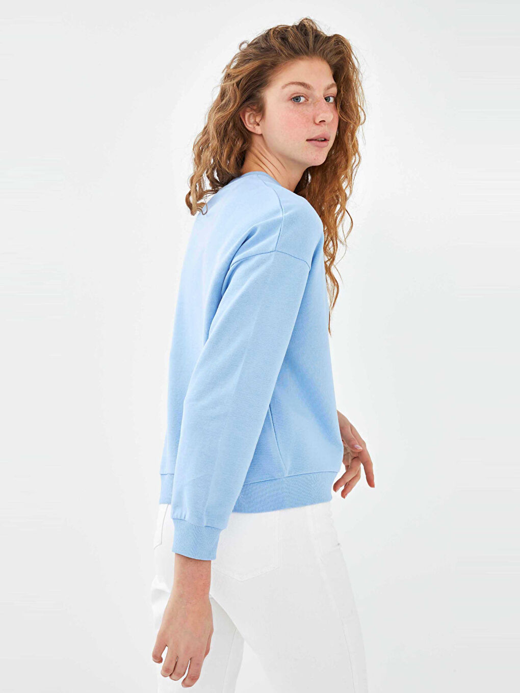 Mavi Bisiklet Yaka Nakışlı Uzun Kollu Kadın Sweatshirt-4