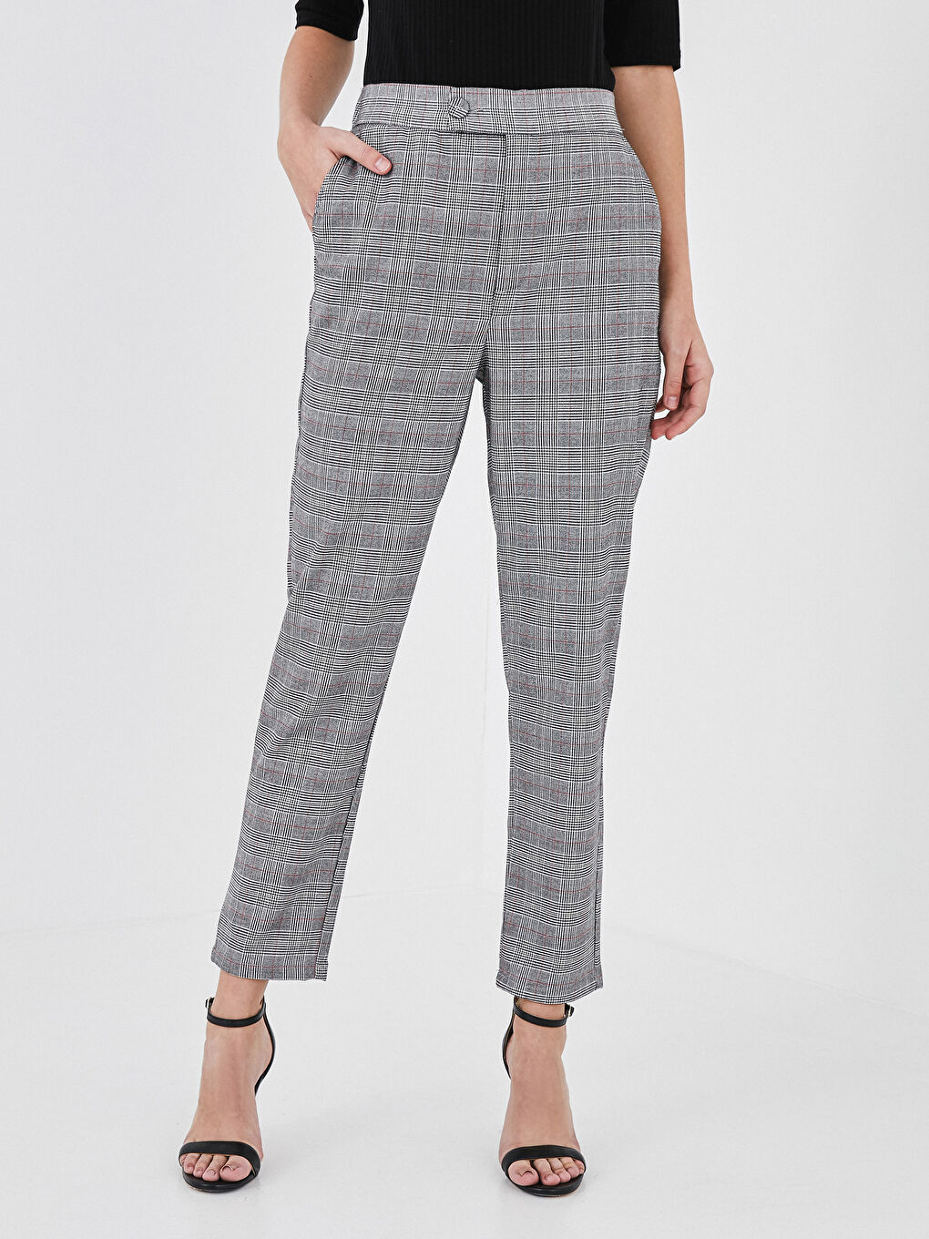Elastic Waist Plaid Pocket Detailed Women's Trousers-7