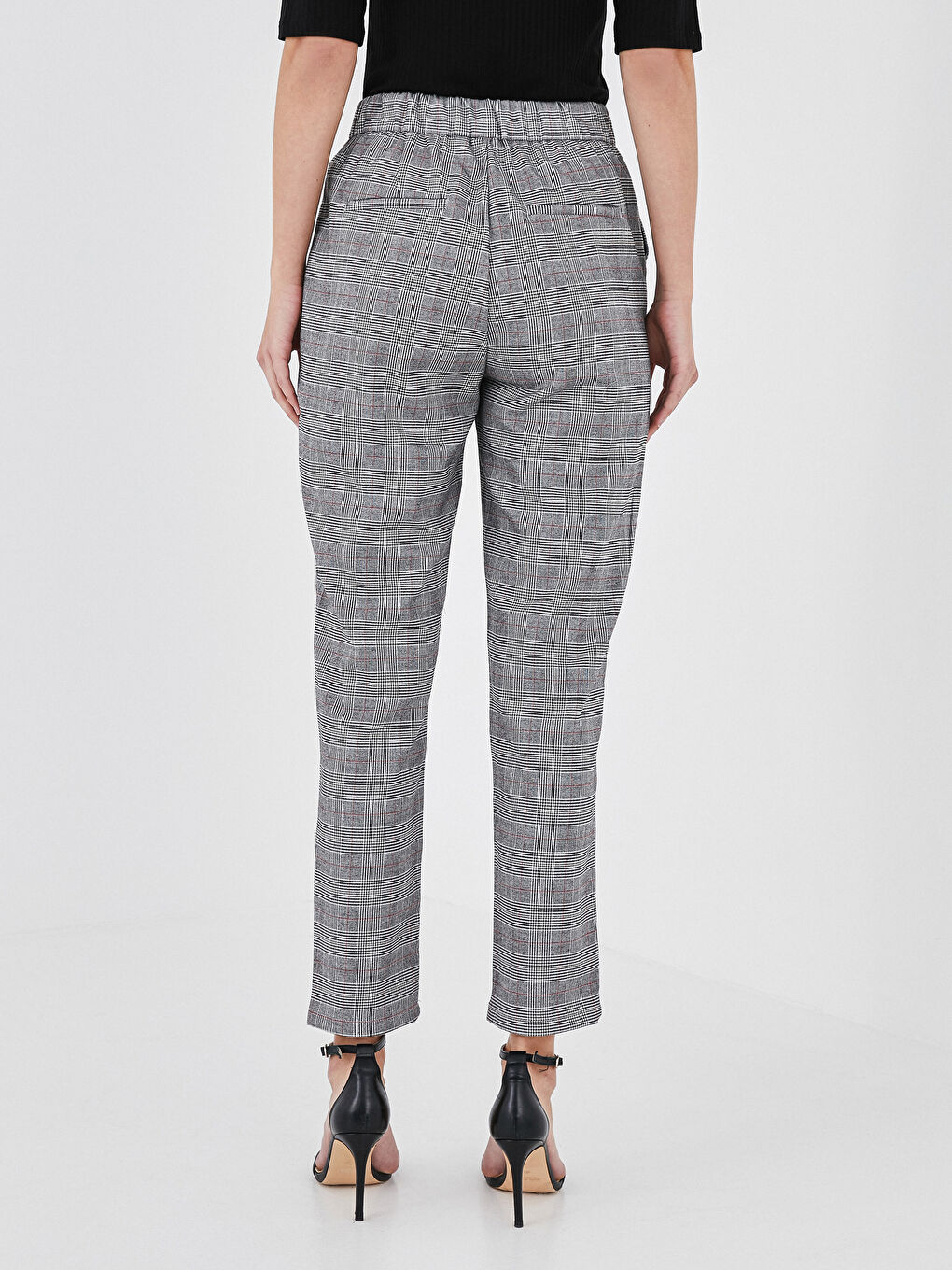 Elastic Waist Plaid Pocket Detailed Women's Trousers-8