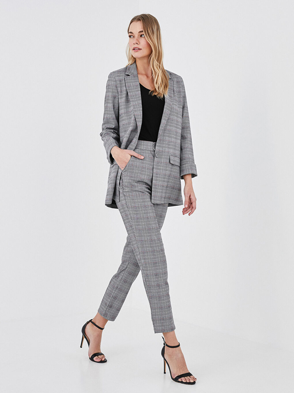 Elastic Waist Plaid Pocket Detailed Women's Trousers-9