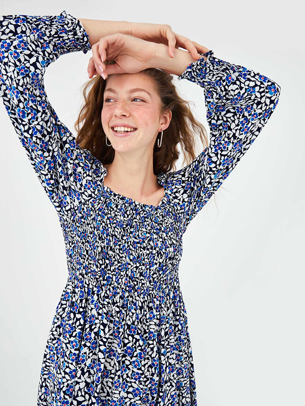 Mavi Kare Yaka Çiçek Baskılı Uzun Kollu Viskon Kadın Elbise-4