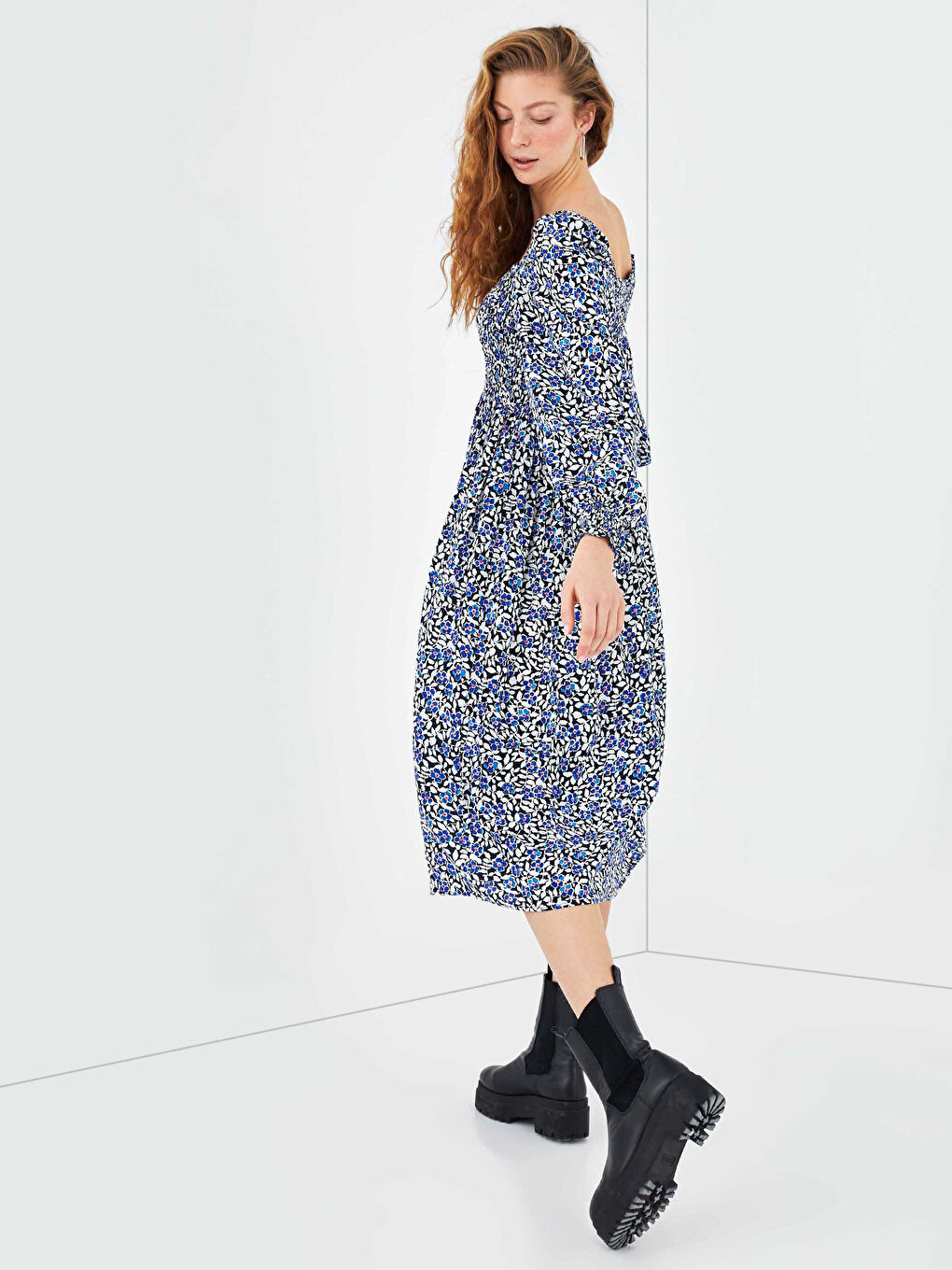 Mavi Kare Yaka Çiçek Baskılı Uzun Kollu Viskon Kadın Elbise-5