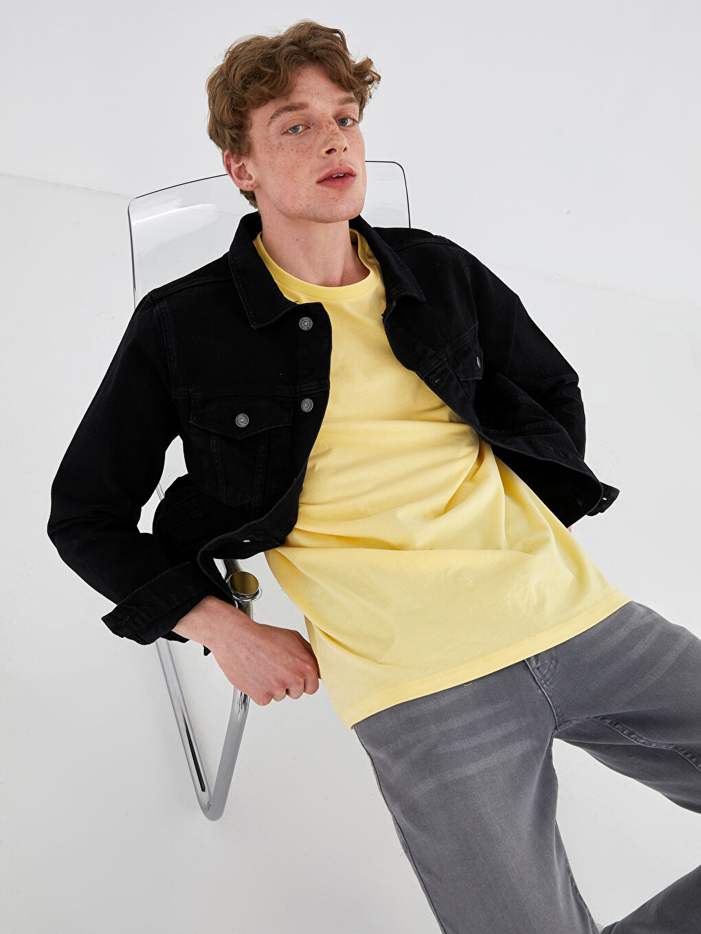 جاكيت جينز رجالي بقصة عادية