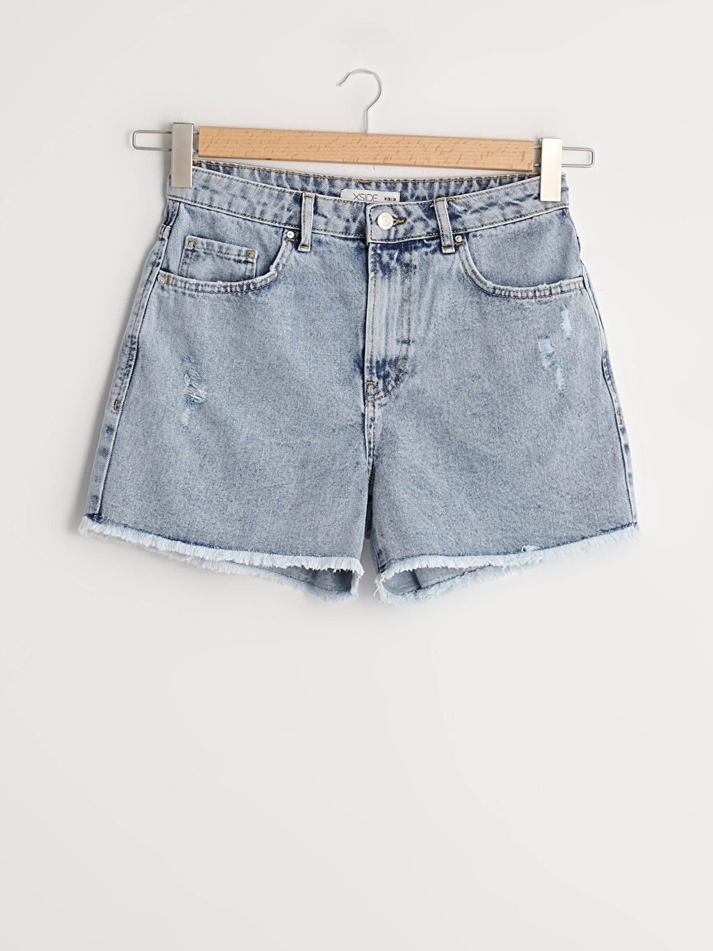 Mavi Cep Detaylı Mom Fit Kadın Jean Şort-6