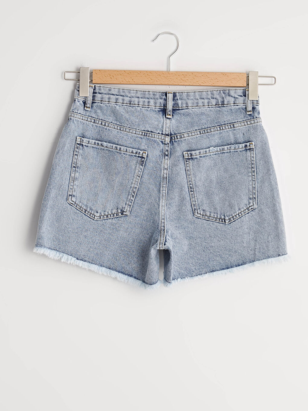 Mavi Cep Detaylı Mom Fit Kadın Jean Şort-8