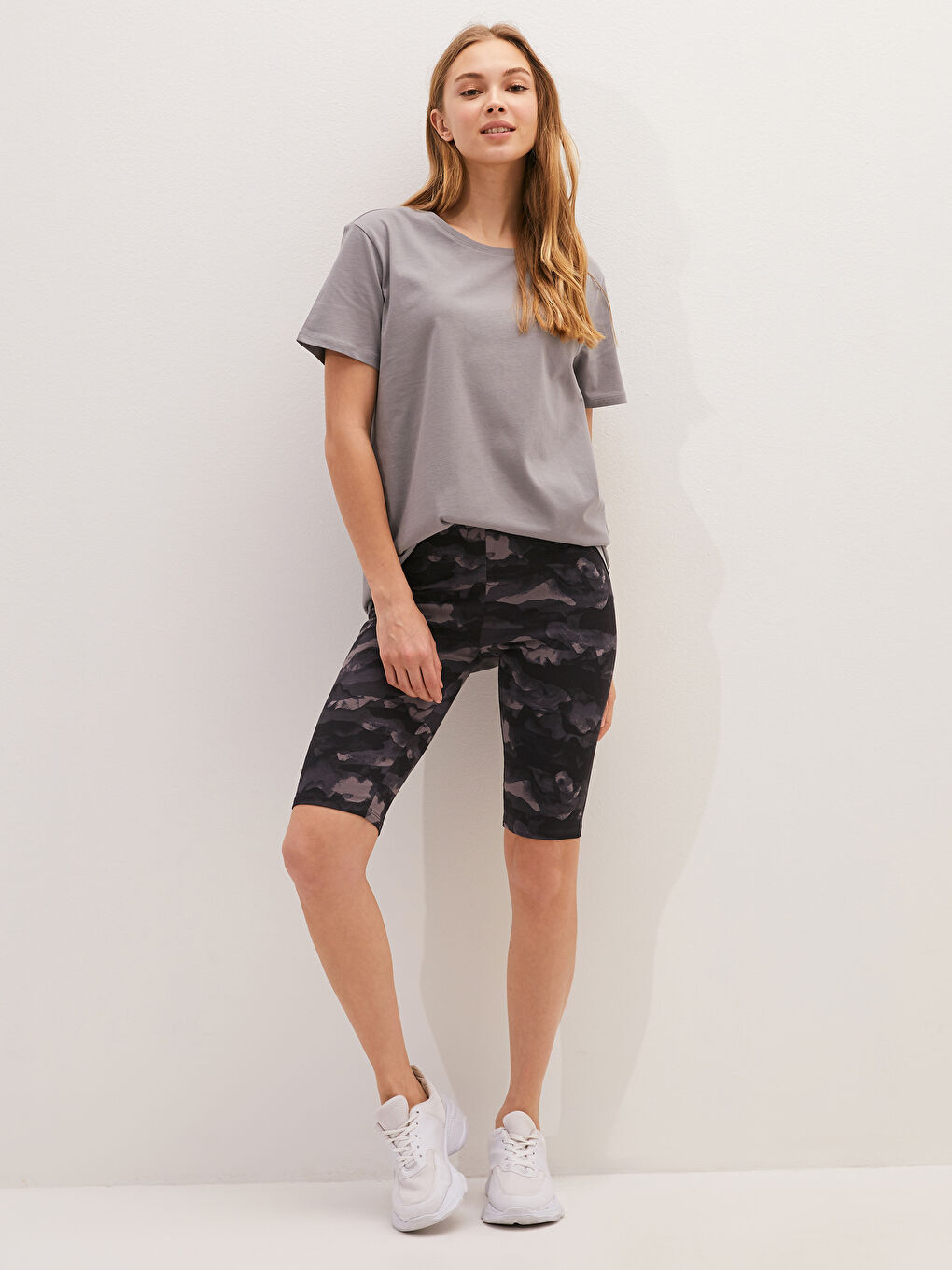 Siyah Beli Lastikli Desenli Kadın Tayt-1