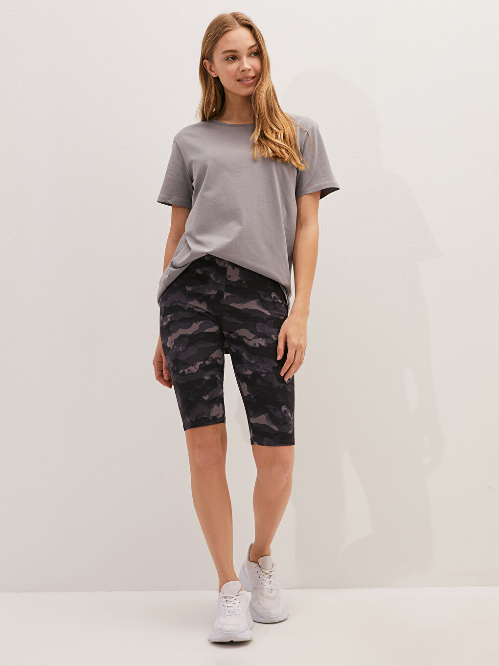 Siyah Beli Lastikli Desenli Kadın Tayt-2