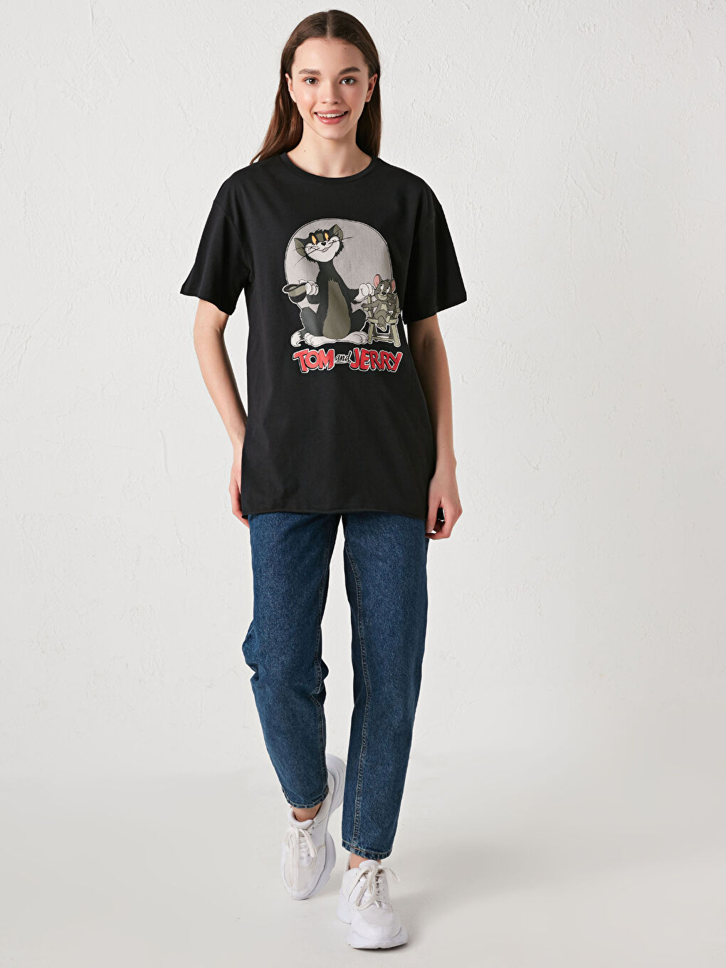 Футболка с круглым вырезом, принтом Том и Джерри, коротким рукавом, хлопковая, для женщин-2