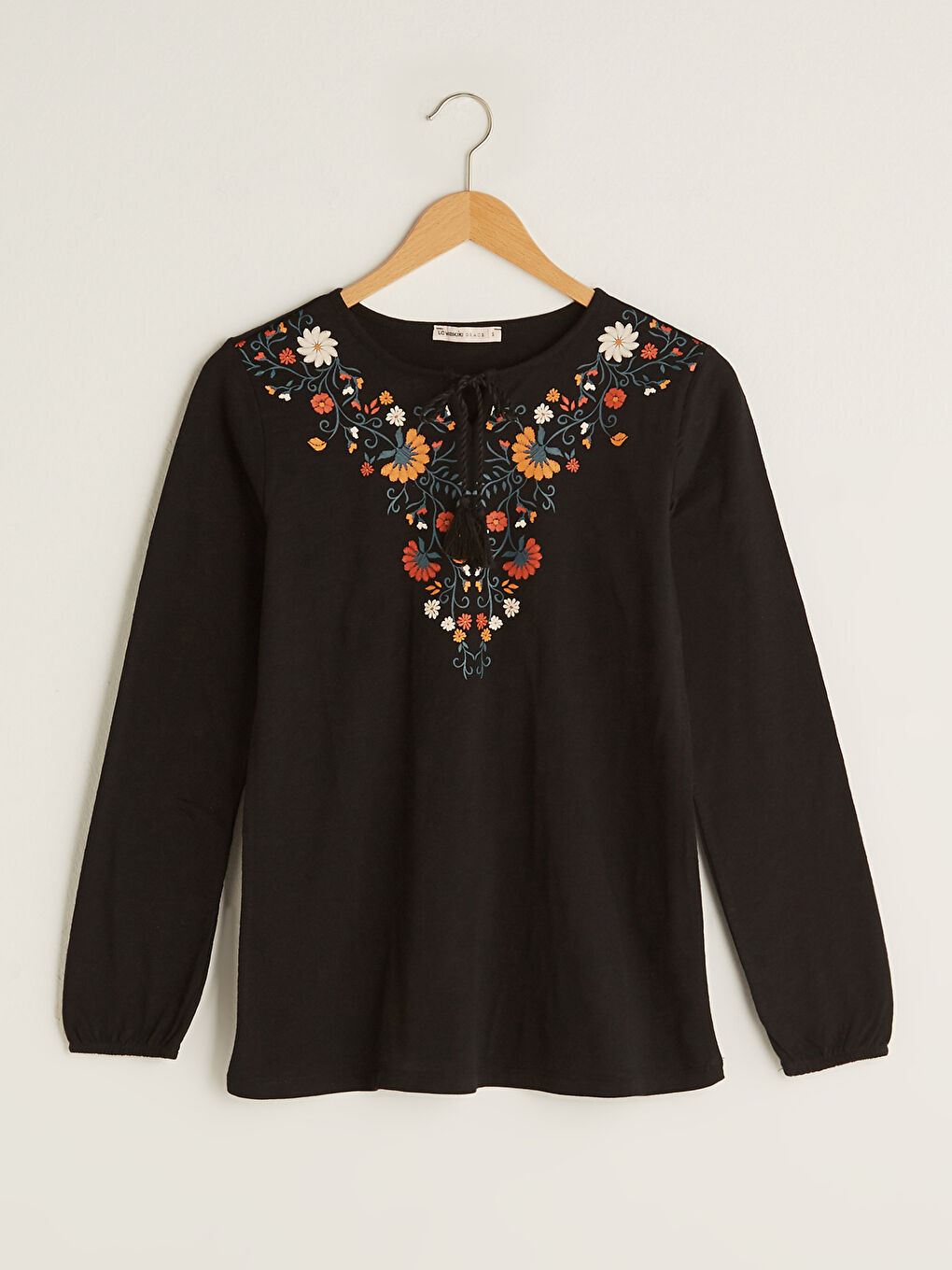 بلوزة نسائية بأكمام طويلة مطبوعة برقبة مربوطة من القطن-4