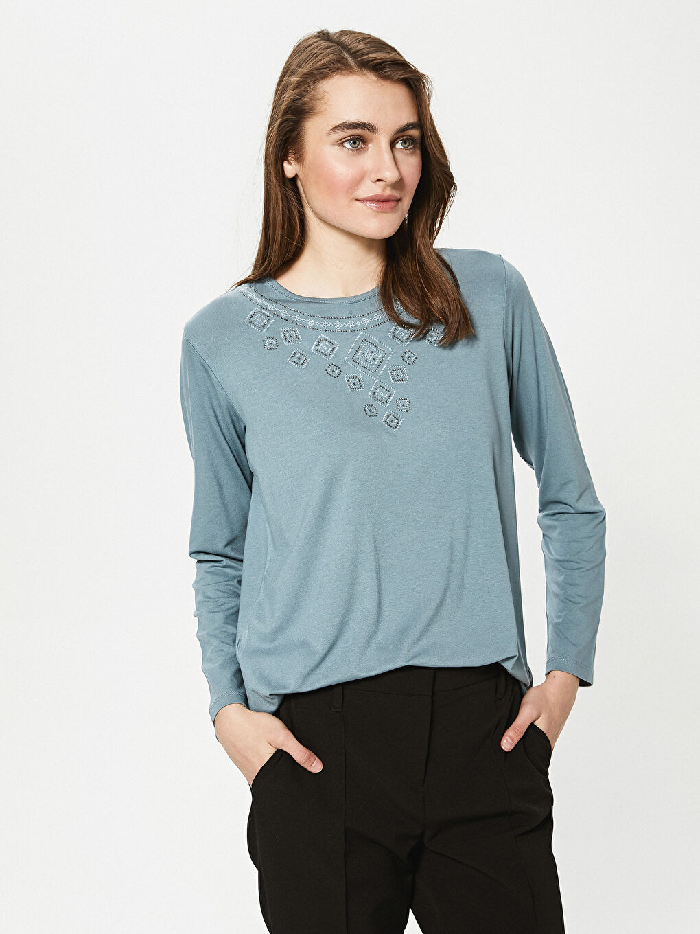 Блузка с длинным рукавом, круглым вырезом, украшенная стразами, из вискозы для женщин