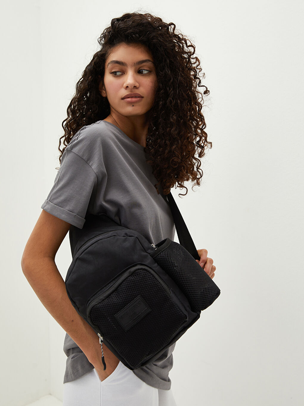 Siyah Tek Omuz Askılı Sırt ve Göğüs Çantası-1