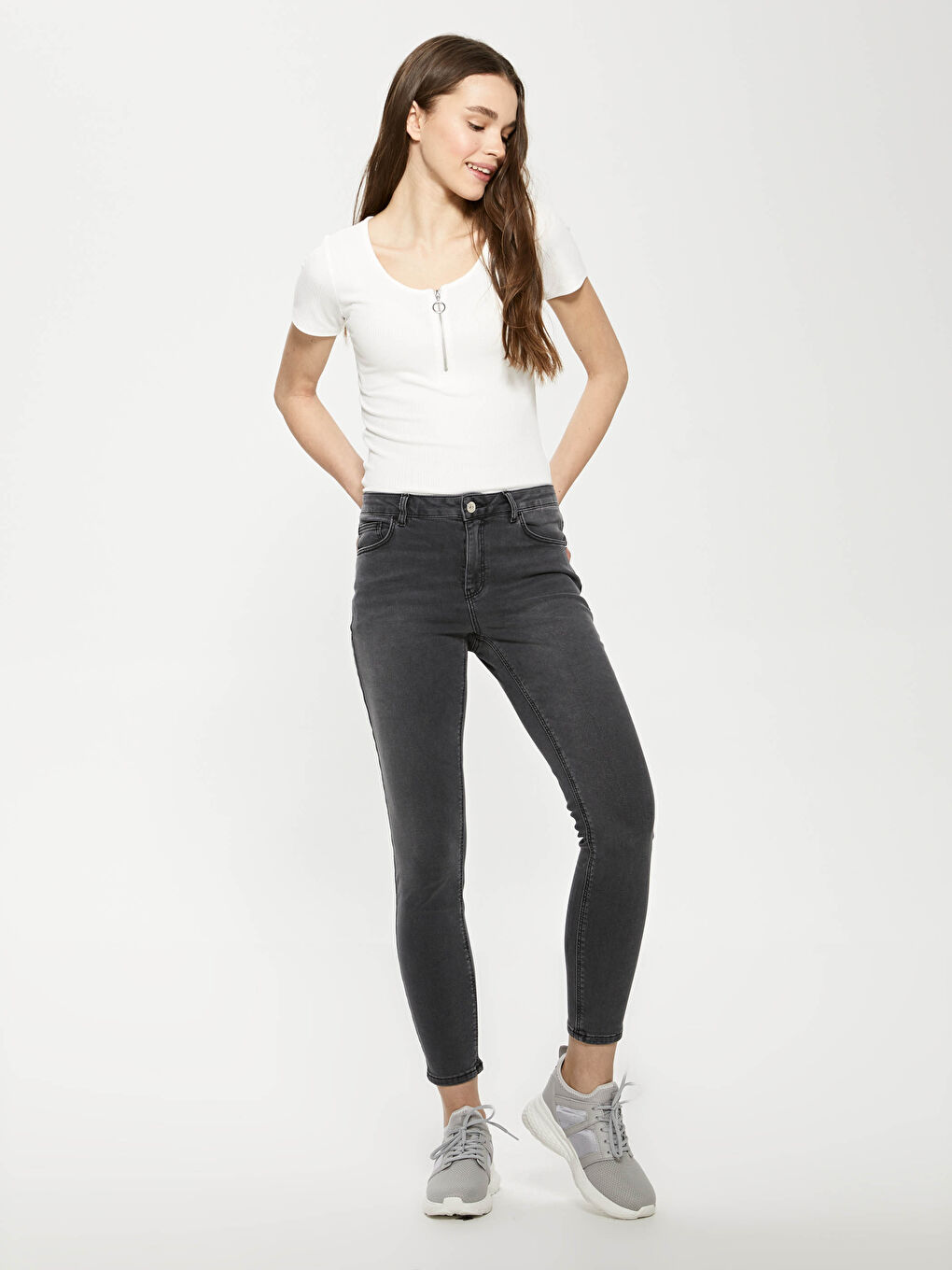 Short Sleeve Women Blouse With U Neck Zipper Detail-3