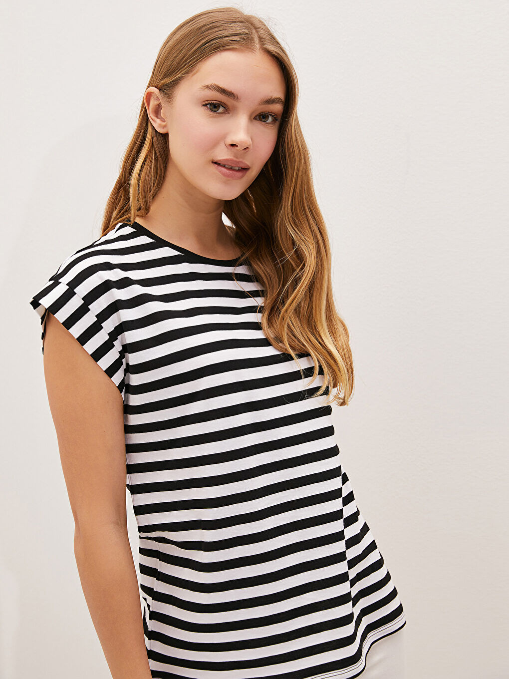 Siyah Kadın Bisiklet Yaka Çizgili Kolsuz Tişört-3