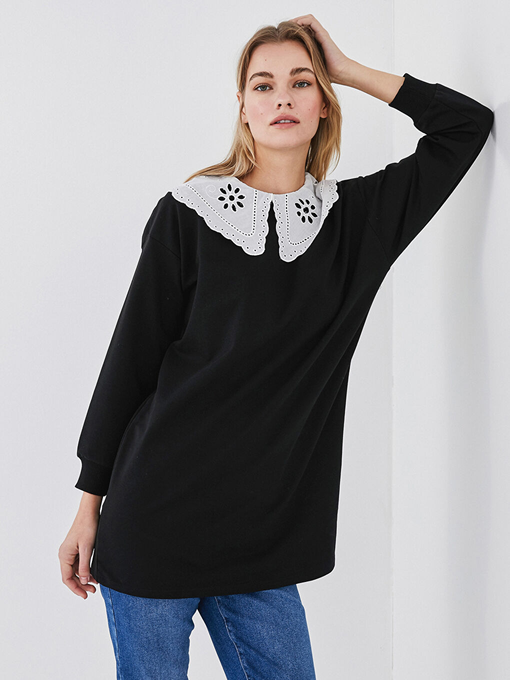 Siyah Dantelli Bisiklet Yaka Uzun Kollu Kadın Sweatshirt Tunik