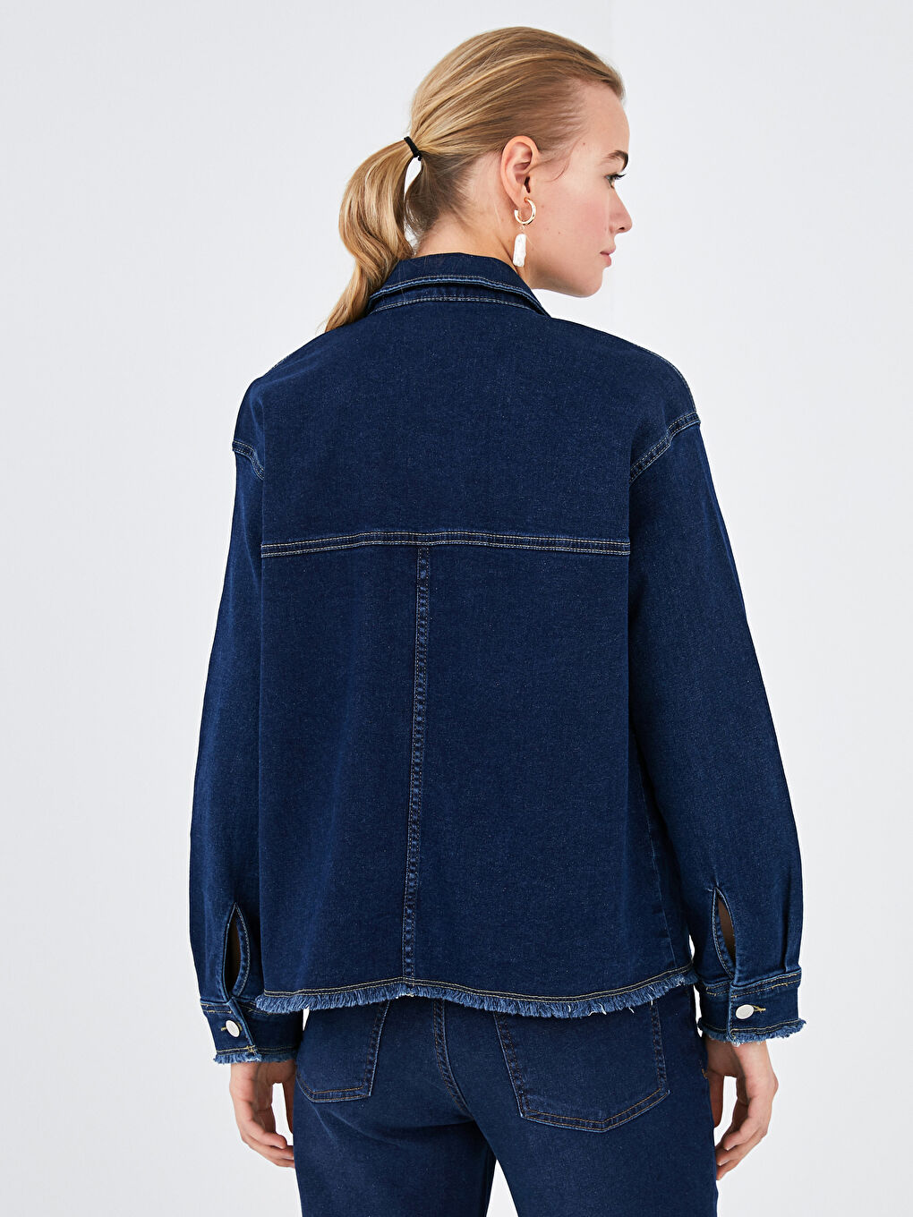 İndigo Gömlek Yaka Cep Detaylı Uzun Kollu Kadın Jean Ceket-3