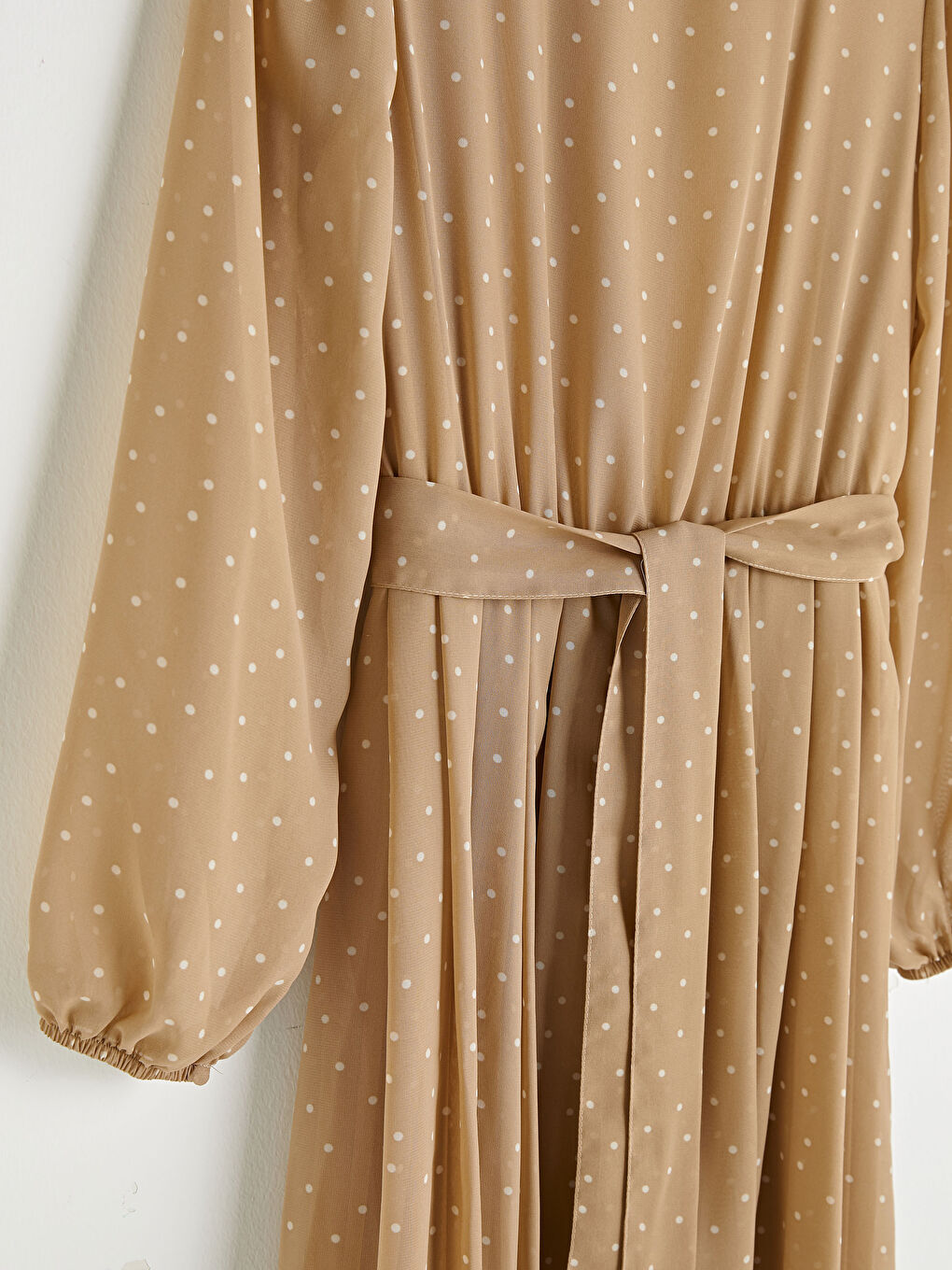 Kahverengi Bisiklet Yaka Puantiye Desenli Uzun Kollu Şifon Kadın Elbise-6