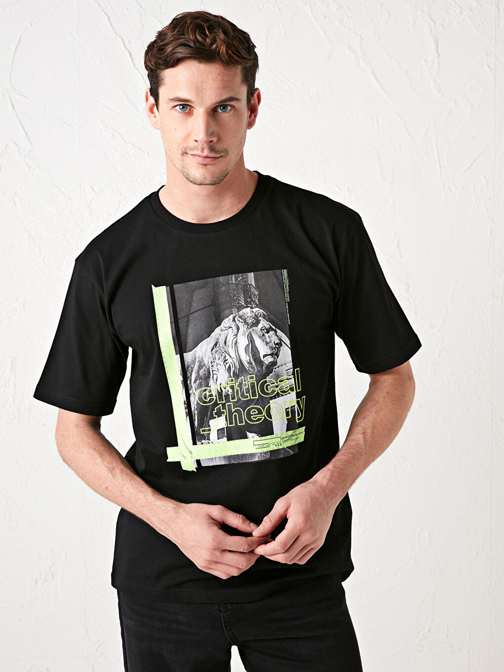 Siyah Bisiklet Yaka Kısa Kollu Baskılı Penye Erkek Tişört