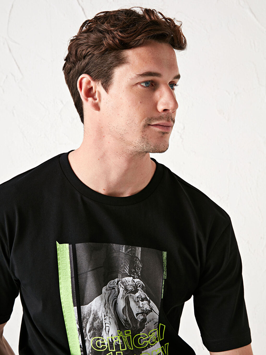 Siyah Bisiklet Yaka Kısa Kollu Baskılı Penye Erkek Tişört-1