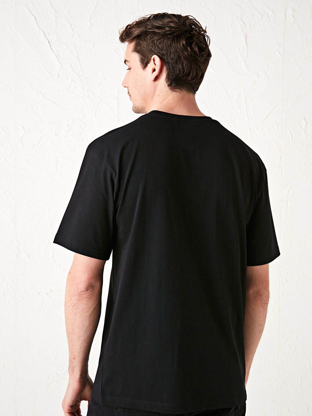 Siyah Bisiklet Yaka Kısa Kollu Baskılı Penye Erkek Tişört-4