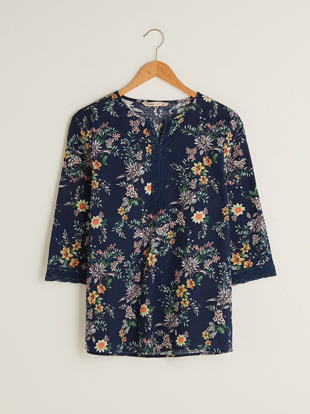 بلوزة قطن ياقة عالية مطبوعة مزينة بالتطريز للسيدات-5