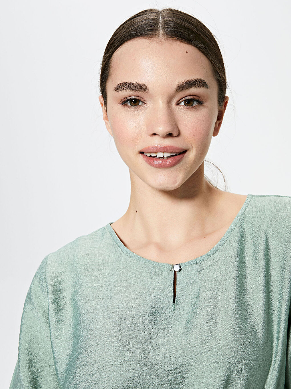 بلوزة دوبي بأكمام طويلة وقبة دائرية وقصة مستقيمة-2