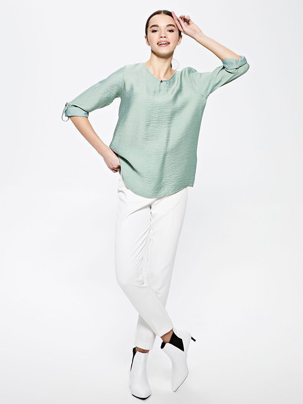 بلوزة دوبي بأكمام طويلة وقبة دائرية وقصة مستقيمة-3