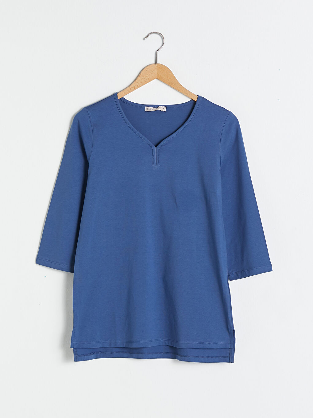 Mavi V Yaka Düz Yarım Kollu Pamuklu Kadın Tişört-5