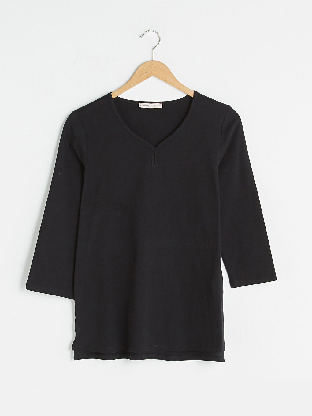 Siyah V Yaka Düz Yarım Kollu Pamuklu Kadın Tişört-6