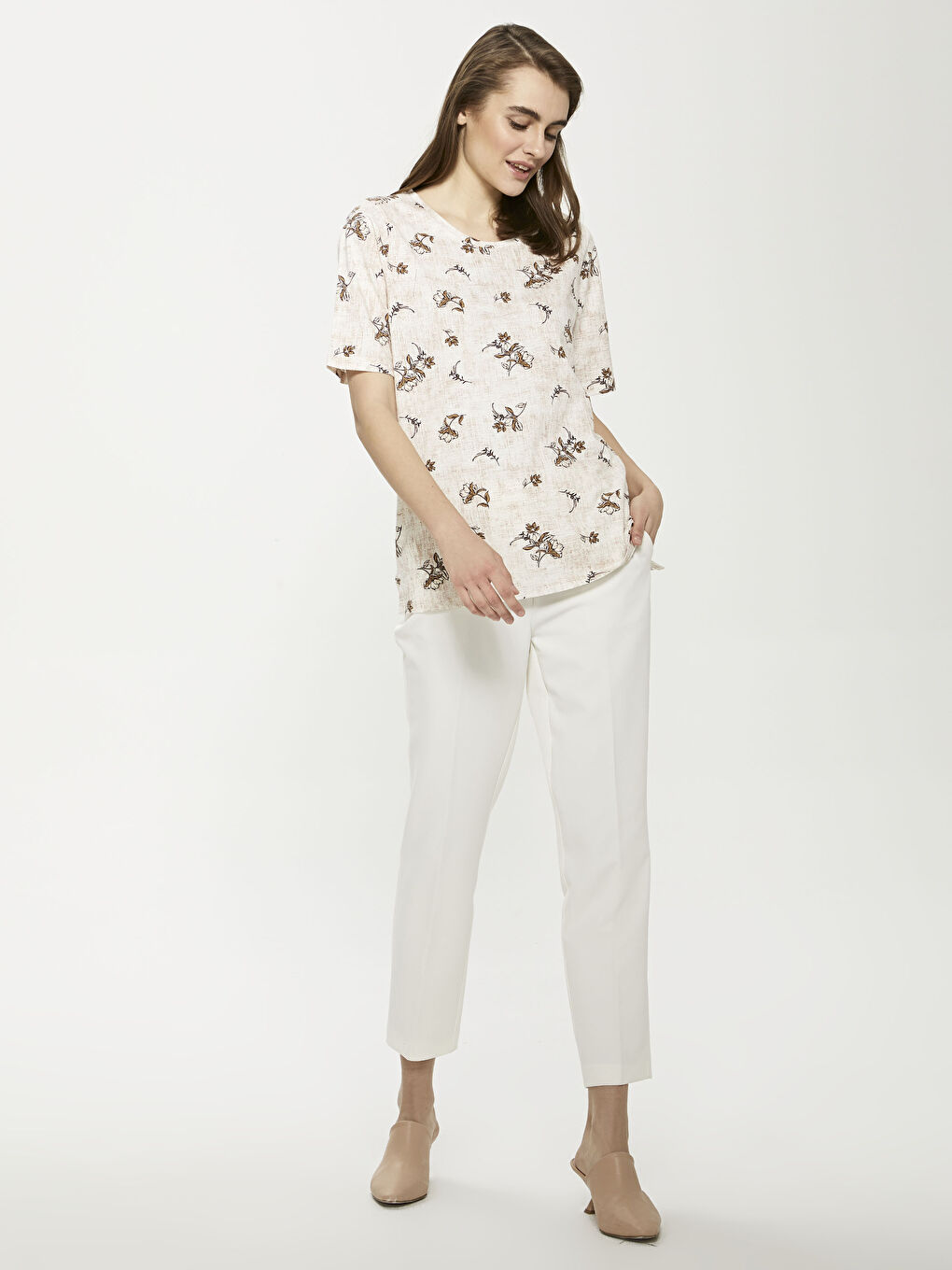 Bej Bisiklet Yaka Baskılı Kısa Kollu Pamuklu Kadın Tişört-2