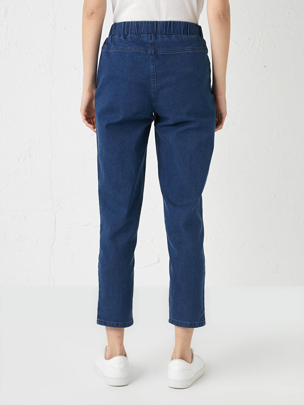 Mavi Beli Lastikli Normal Fit Kadın Jean Pantolon-3