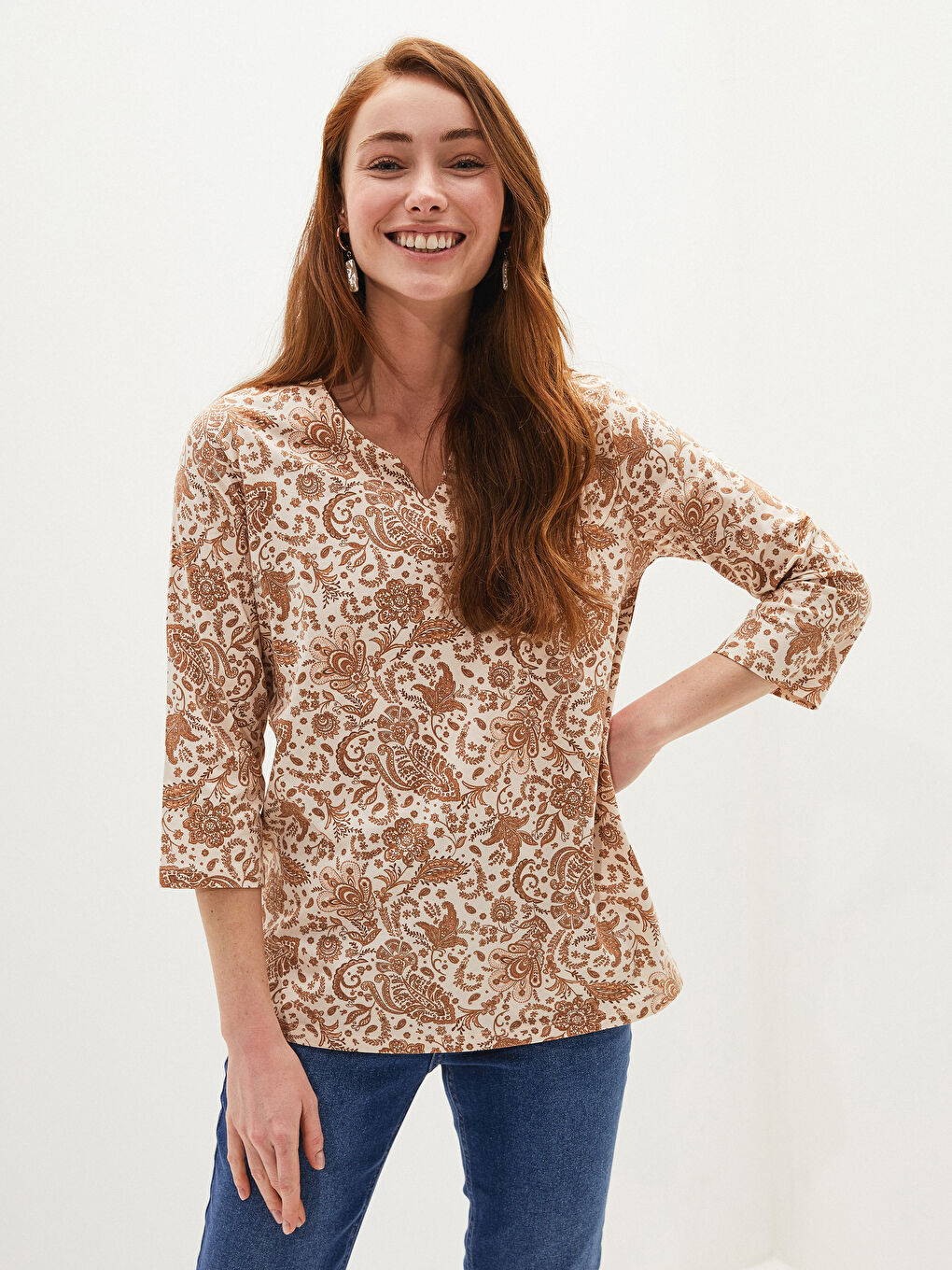 Bej V Yaka Baskılı Kısa Yarım Kollu Pamuklu Kadın Bluz-6