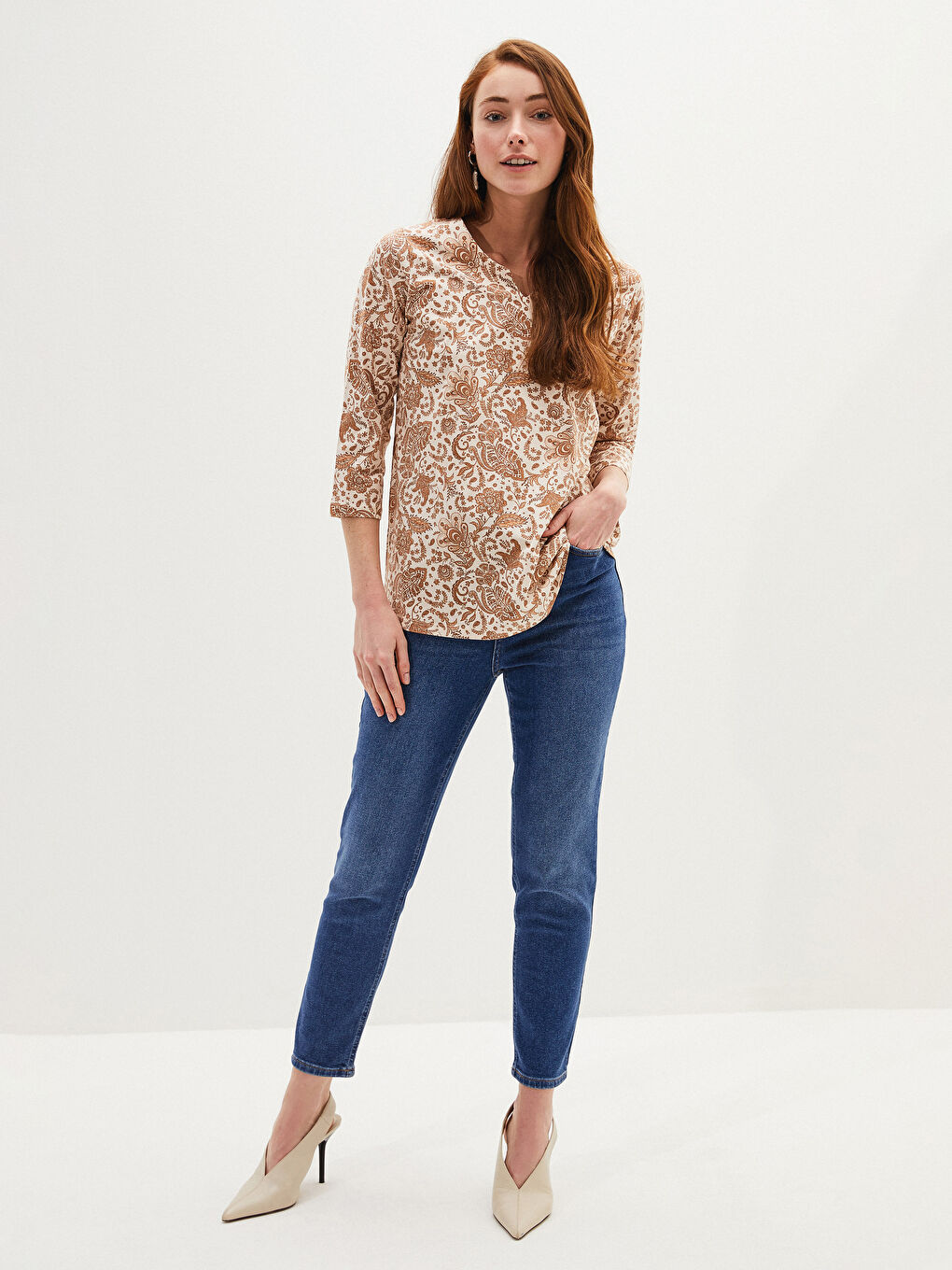 Bej V Yaka Baskılı Kısa Yarım Kollu Pamuklu Kadın Bluz-8