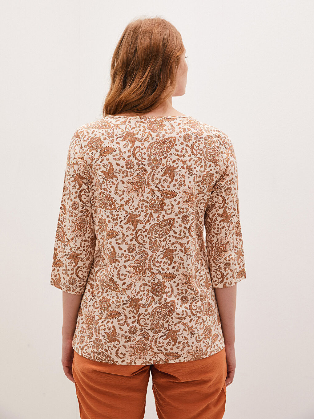 Bej V Yaka Baskılı Kısa Yarım Kollu Pamuklu Kadın Bluz-4