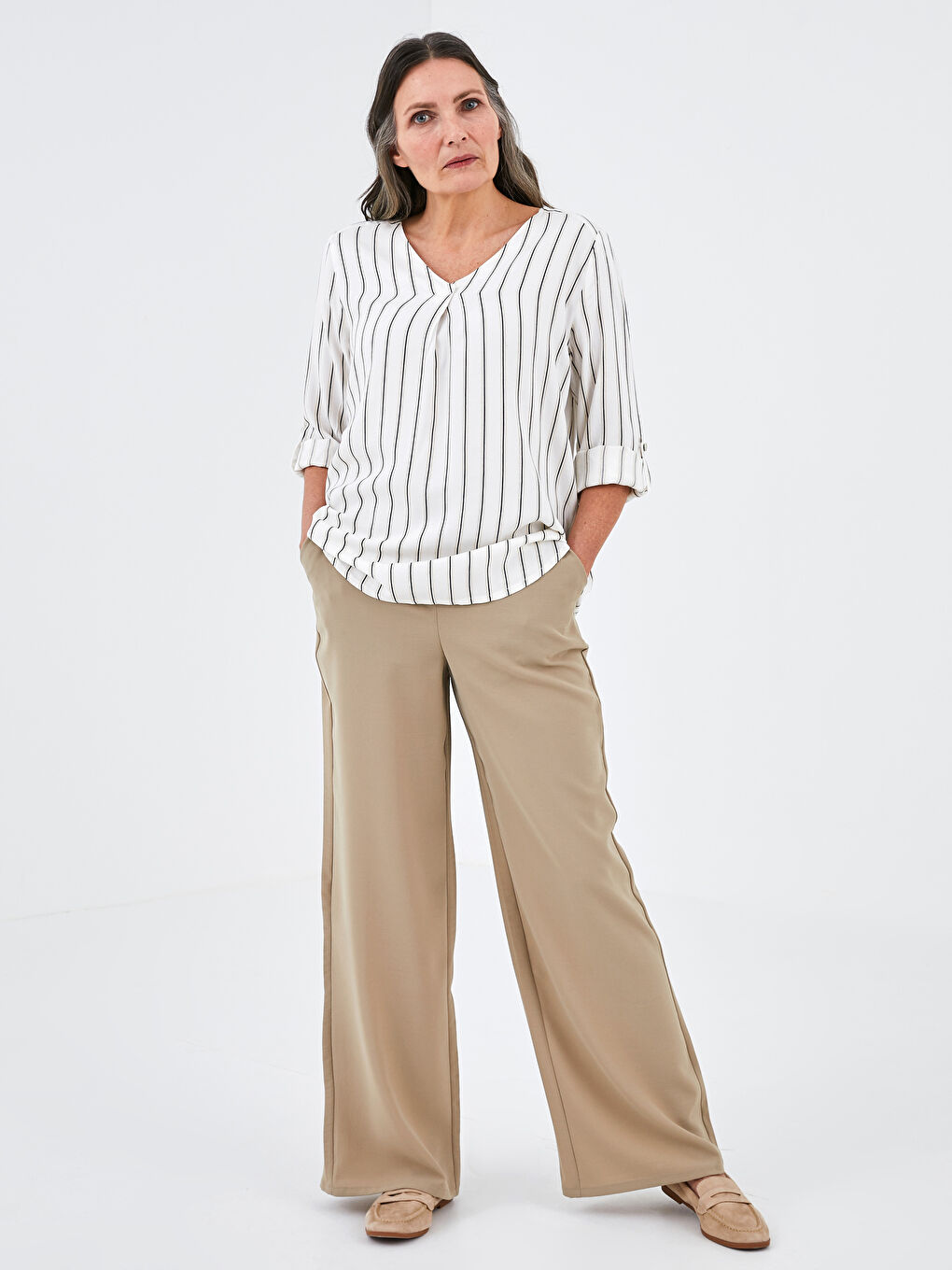 Medina Silk Fabric Woman Trousers With Pocket, Elastic Waist and Pocket Detail