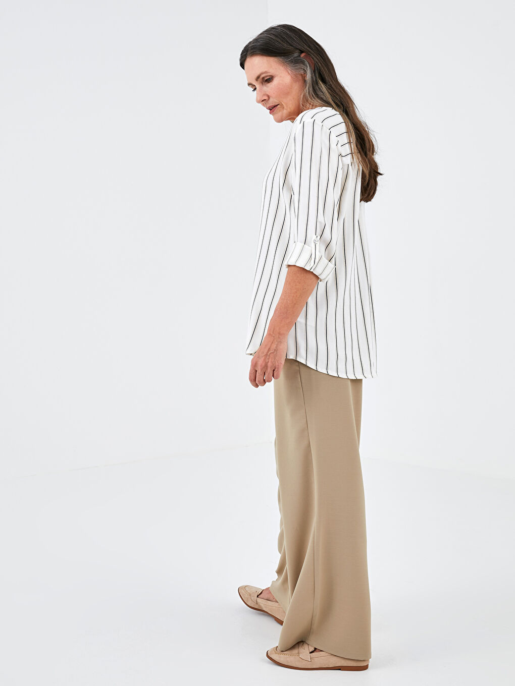 Medina Silk Fabric Woman Trousers With Pocket, Elastic Waist and Pocket Detail-1