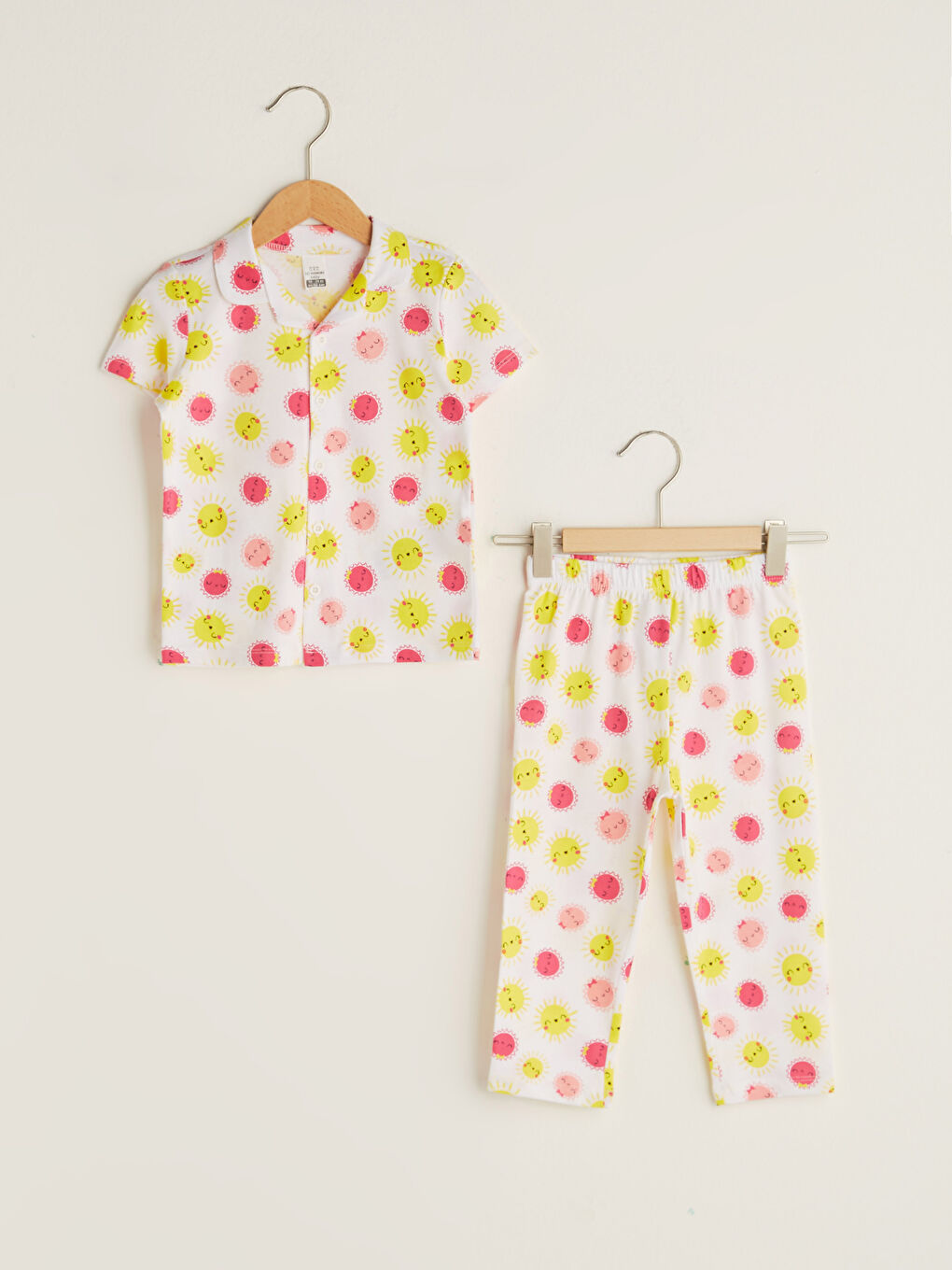 Beyaz Gömlek Yaka Kısa Kollu Baskılı Kız Bebek Pijama Takımı