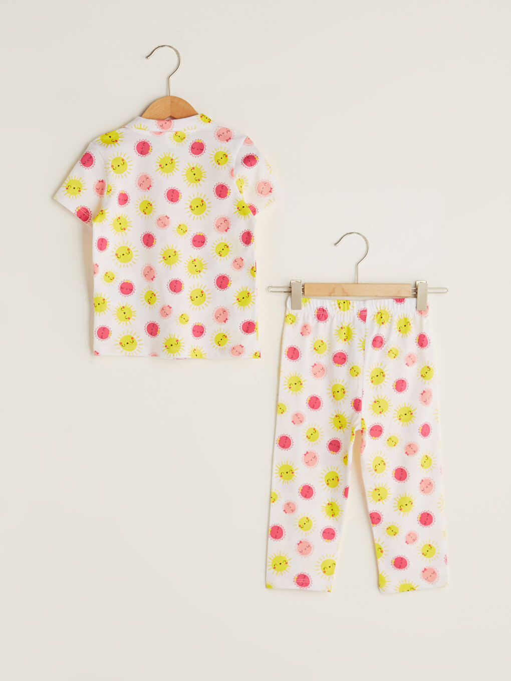 Beyaz Gömlek Yaka Kısa Kollu Baskılı Kız Bebek Pijama Takımı-1