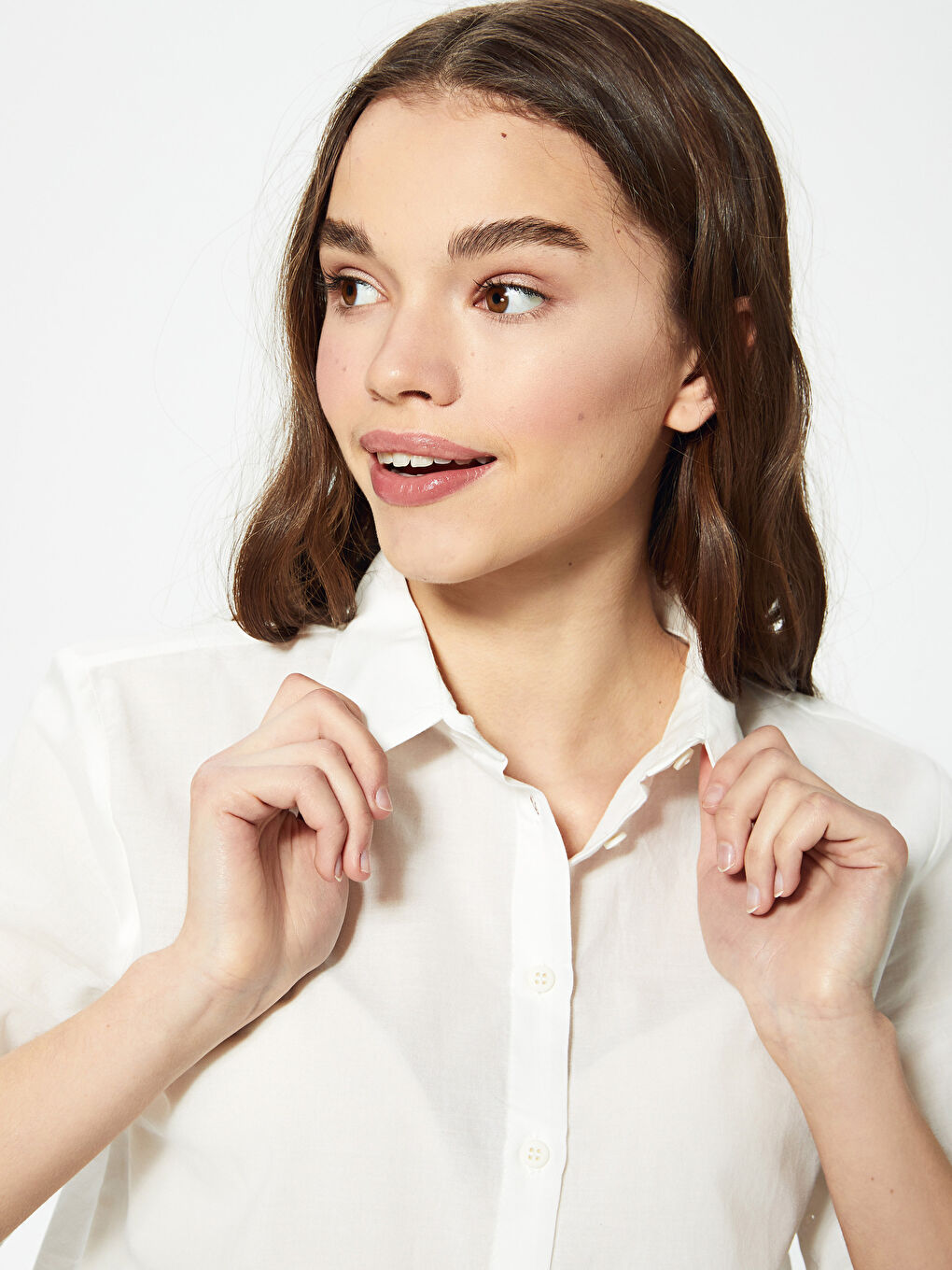 Embroidery Patterned Short Sleeve Voile Fabric Women's Shirt With Button Closure-3