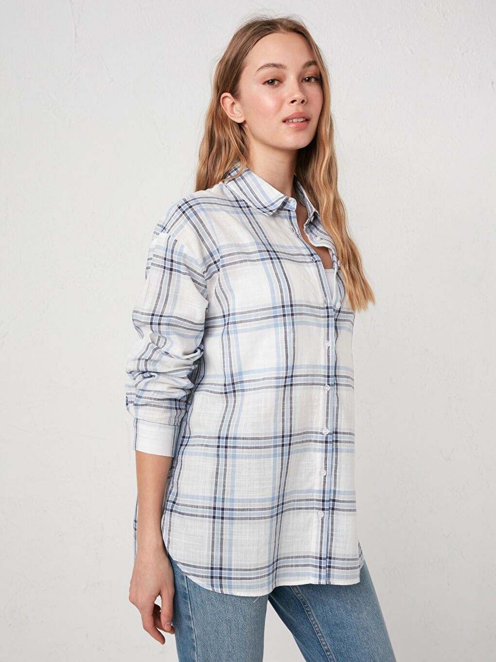 Mavi Düğme Kapamalı Ekose Uzun Kollu Poplin Kadın Gömlek