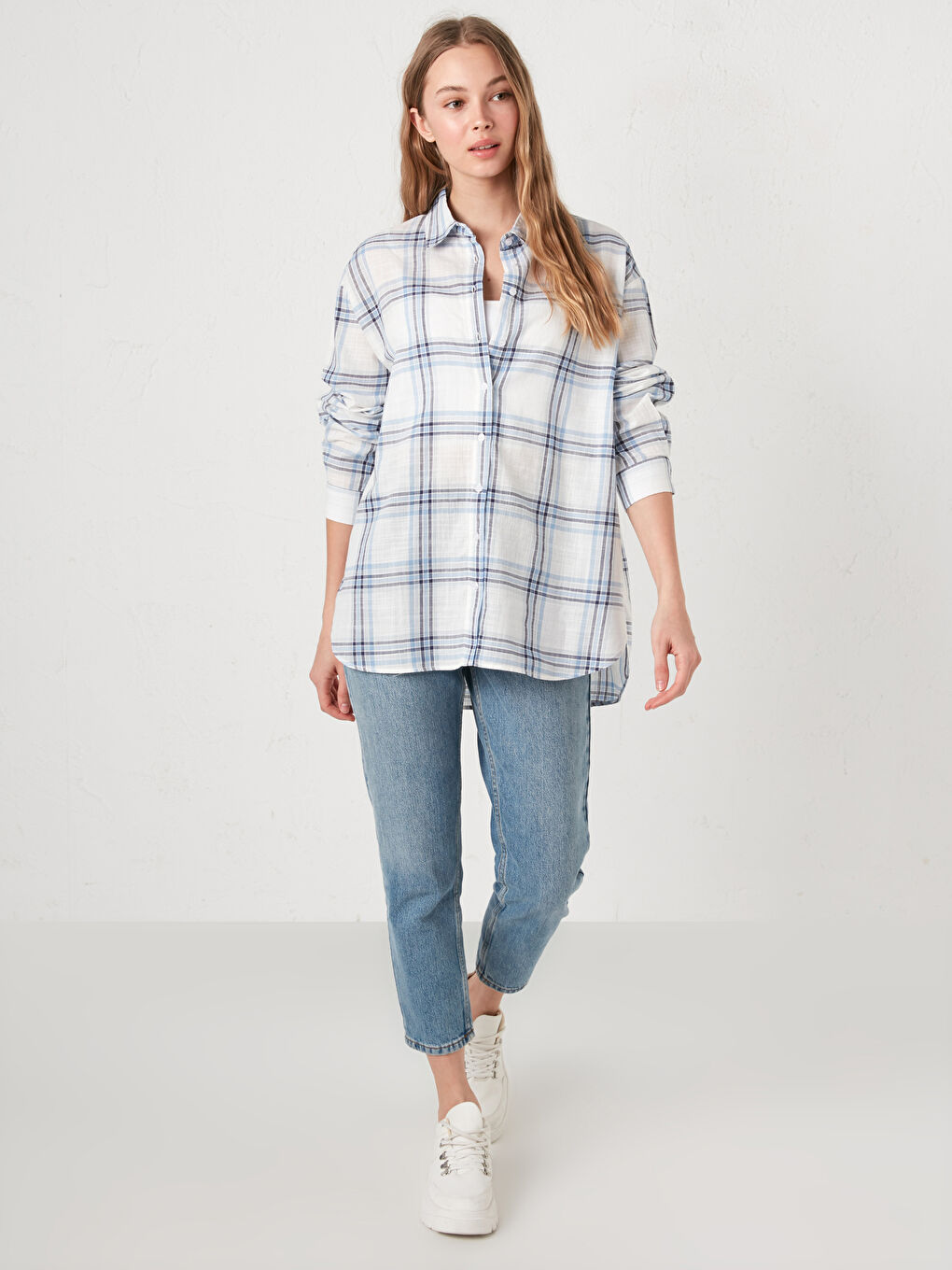 Mavi Düğme Kapamalı Ekose Uzun Kollu Poplin Kadın Gömlek-2