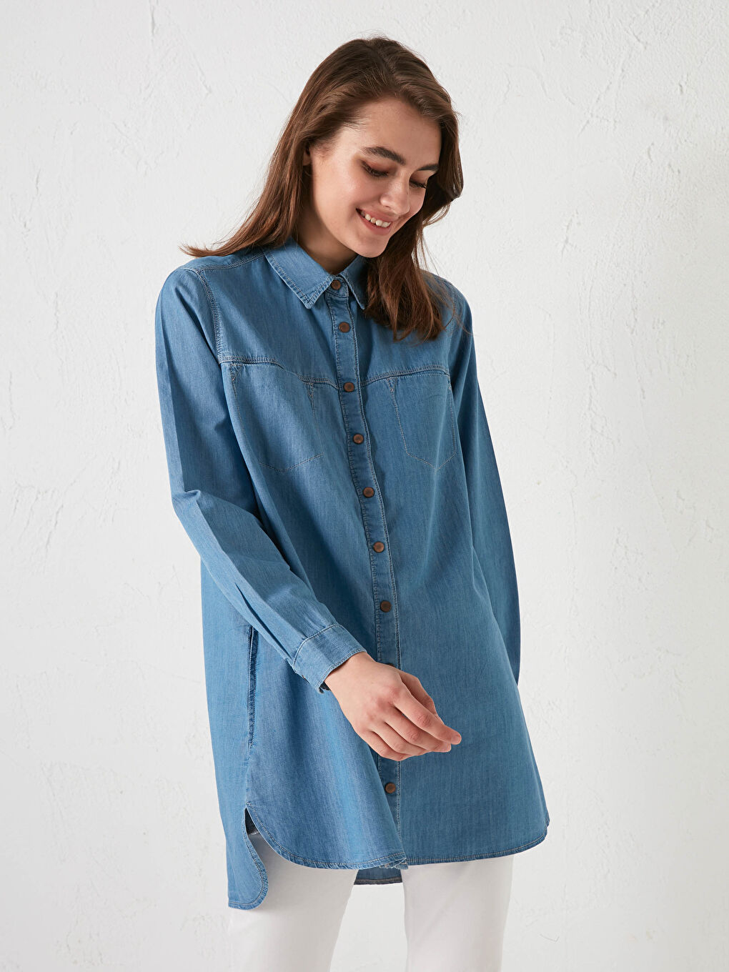 تونيك جينز بياقة قميص بتفاصيل جيب وكم طويل للسيدات-2