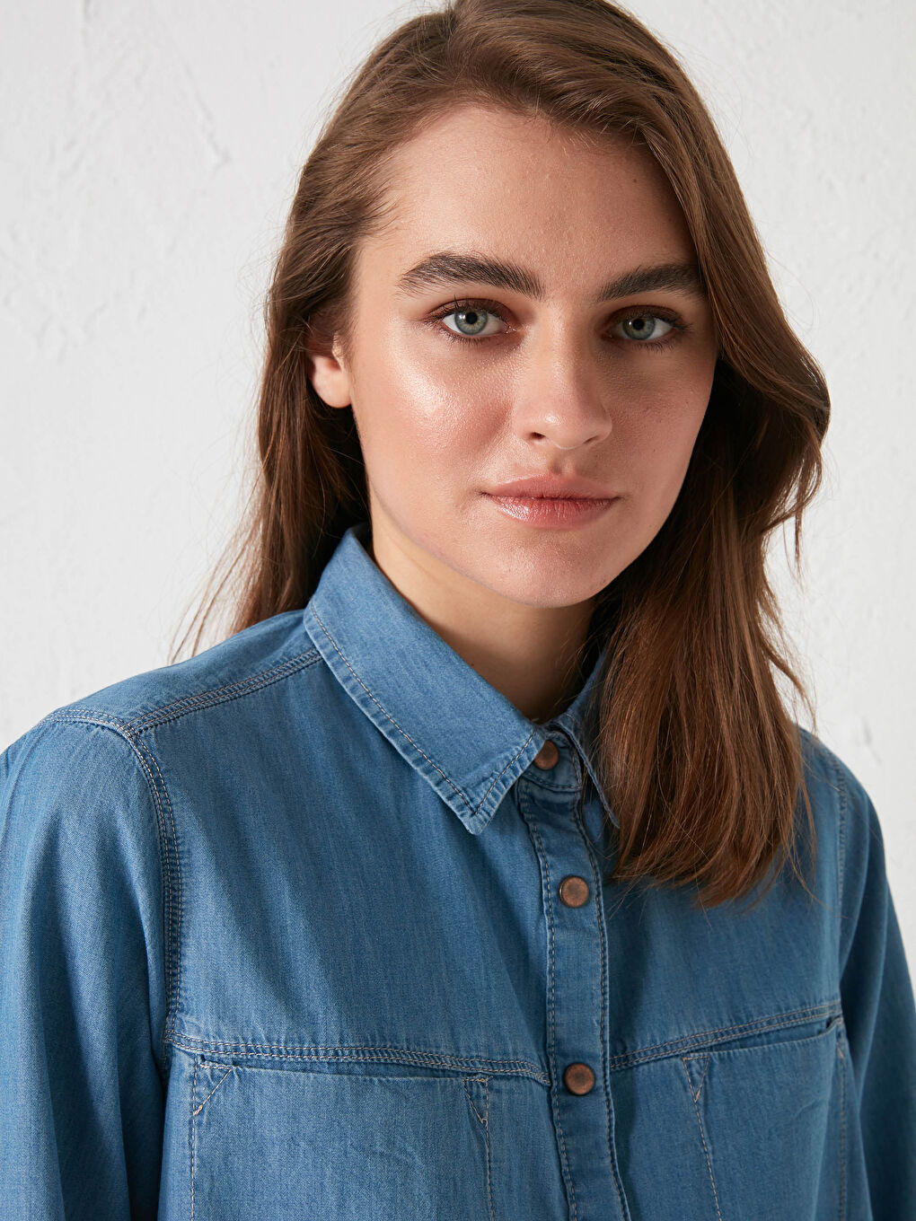 تونيك جينز بياقة قميص بتفاصيل جيب وكم طويل للسيدات-3