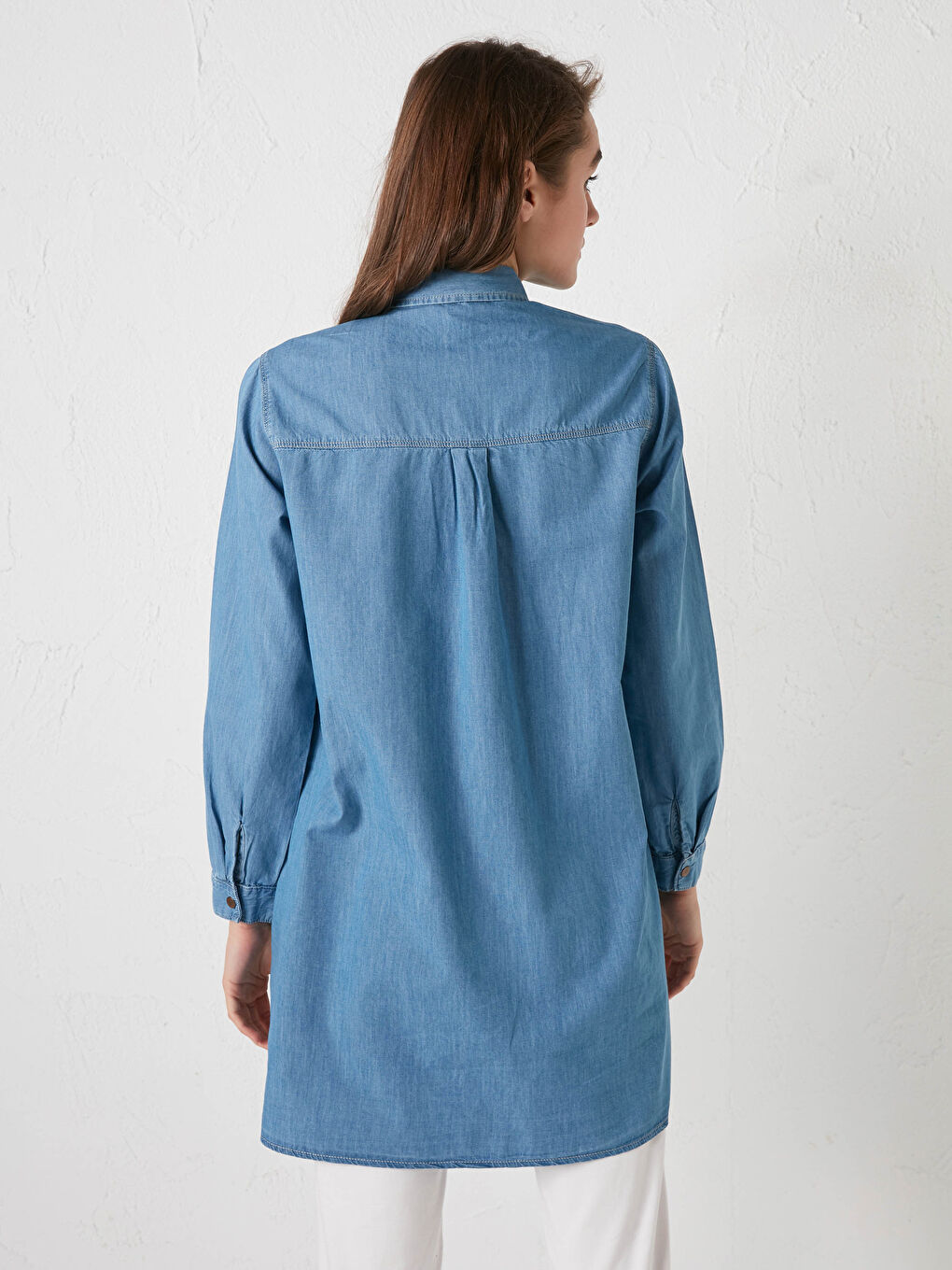 تونيك جينز بياقة قميص بتفاصيل جيب وكم طويل للسيدات-4