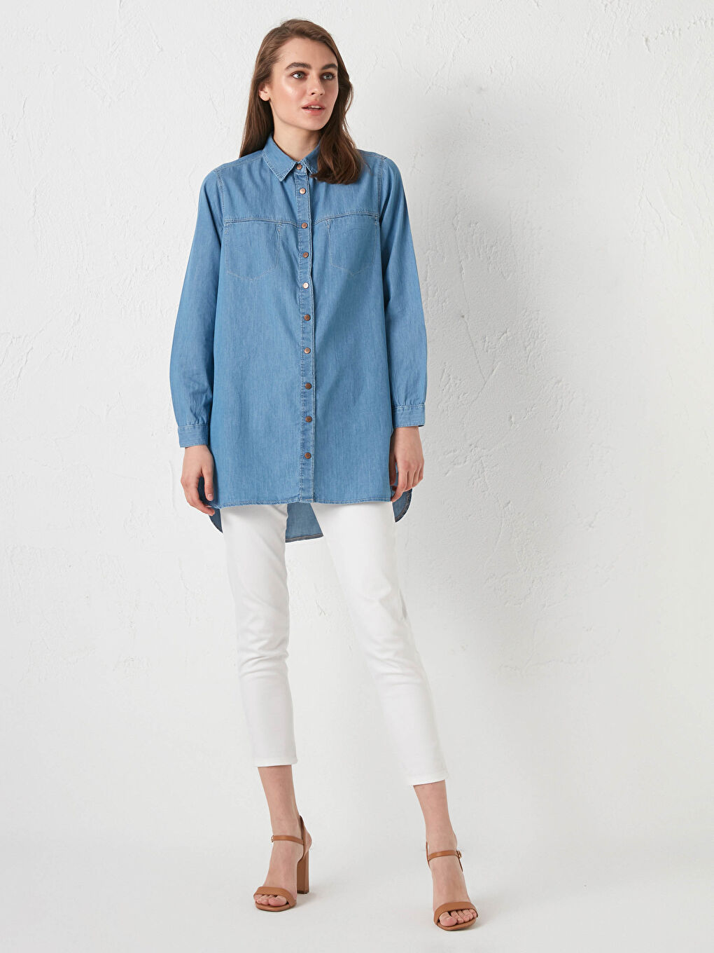 تونيك جينز بياقة قميص بتفاصيل جيب وكم طويل للسيدات-5