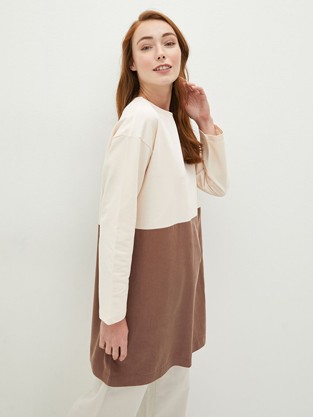 تونيك سويتشيرت كم طويل بياقة دائرية للسيدات مع بلوك الألوان-4