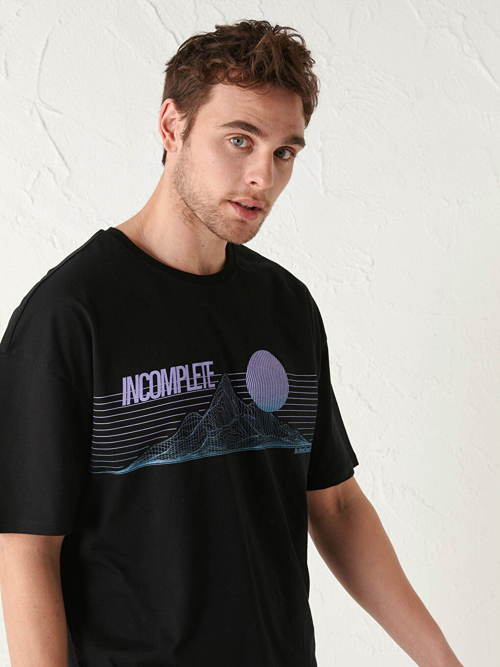 Siyah Bisiklet Yaka Kısa Kollu Baskılı Penye Erkek Tişört