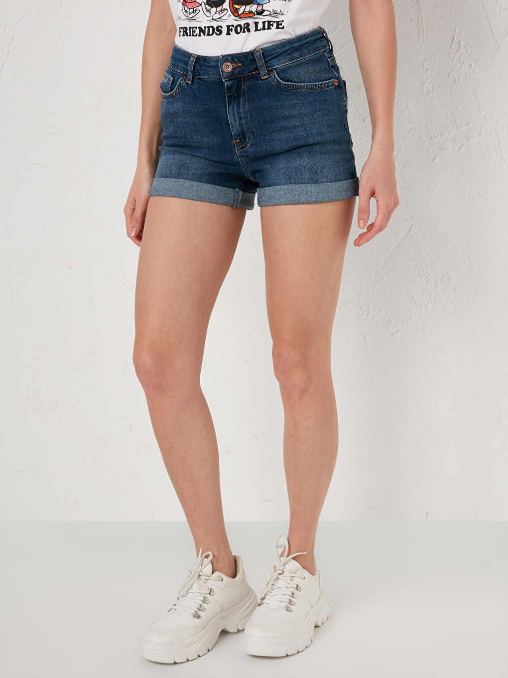 Pocket Detailed Women's Rodeo Jean Shorts-2