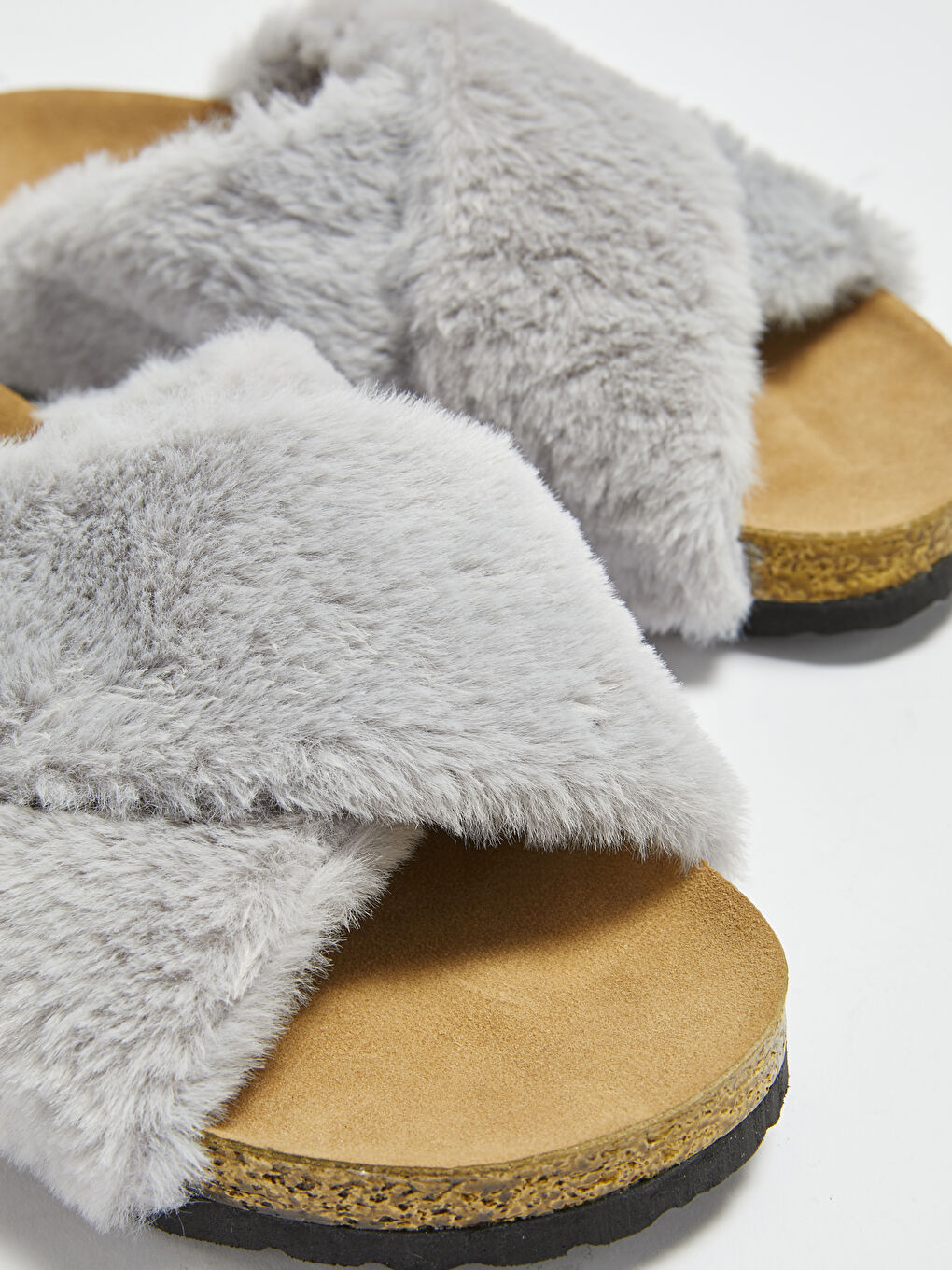 Gri Tüylü Çapraz Bant Kadın Ev Terliği-4