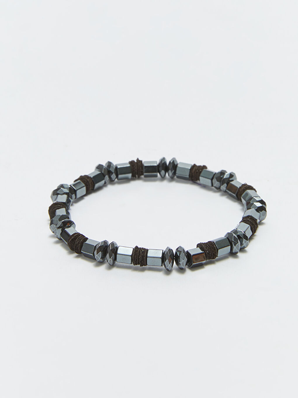 سوار للرجال مزين بالخرز